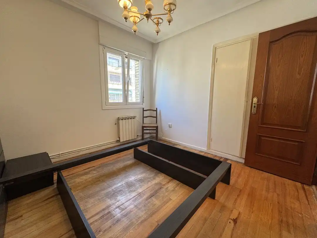 Bedroom of Flat for sale in Legazpi  with Heating and Balcony