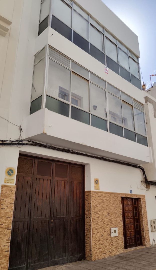 Vista exterior de Casa adosada en venda en Arrecife