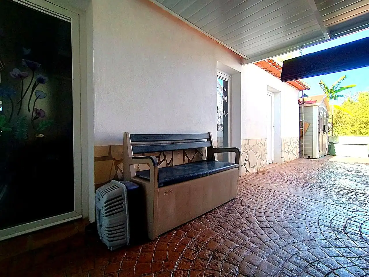 Terrassa de Casa o xalet en venda en Oliva amb Aire condicionat, Jardí privat i Terrassa