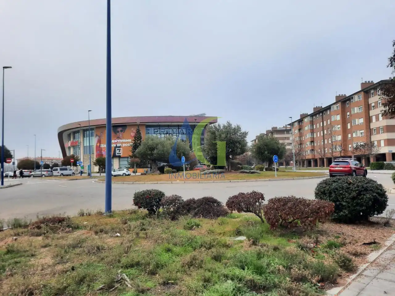 Vista exterior de Pis en venda en León Capital  amb Calefacció i Parquet
