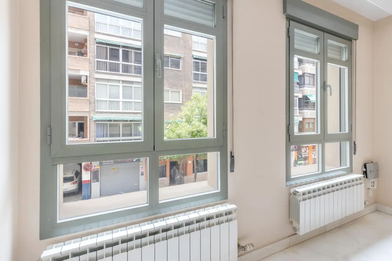 Exterior view of Flat for sale in Granada  with Air Conditioner and Heating