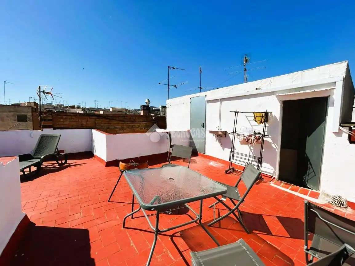Terraza de Piso en venta en L'Hospitalet de Llobregat con Aire acondicionado, Terraza y Amueblado