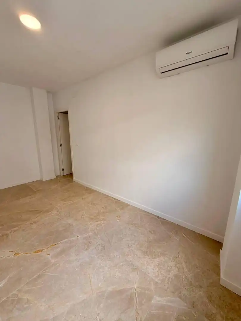 Wohnung zum Verkauf in Ador mit Klimaanlage, Ofen und Waschmaschine