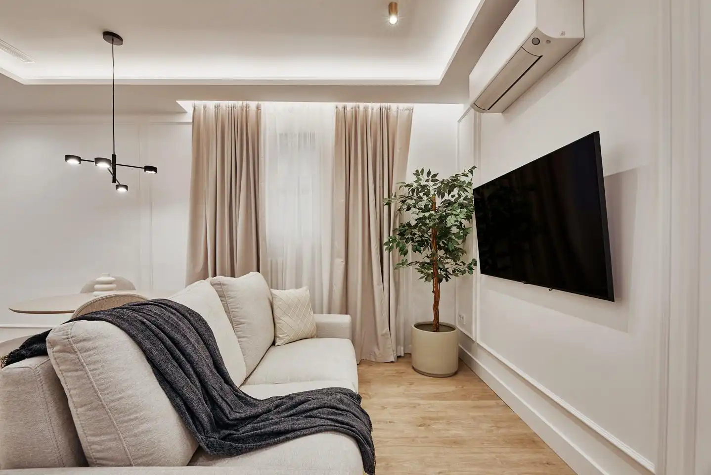 Ground floor with lift for sale in Calle de Colón, imagen 8