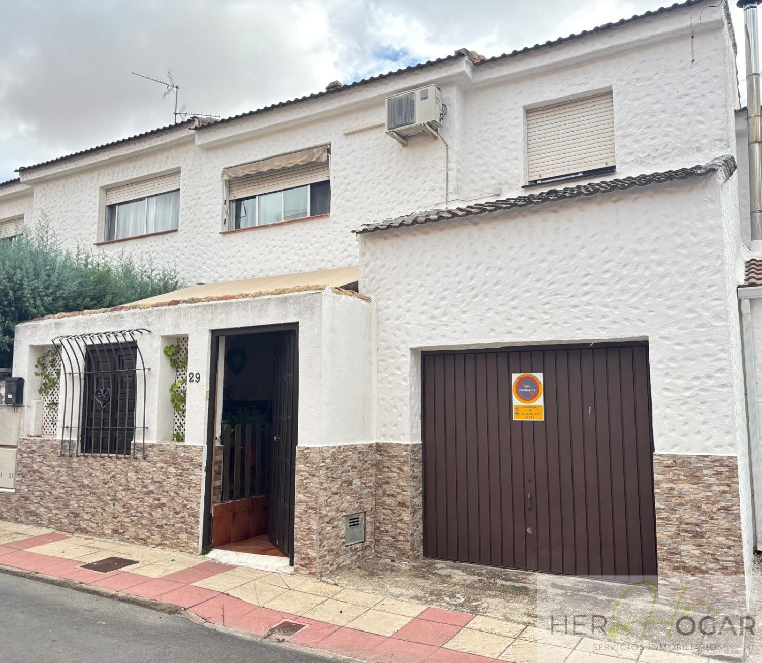 Exterior view of House or chalet for sale in Olías del Rey  with Air Conditioner, Heating and Private garden