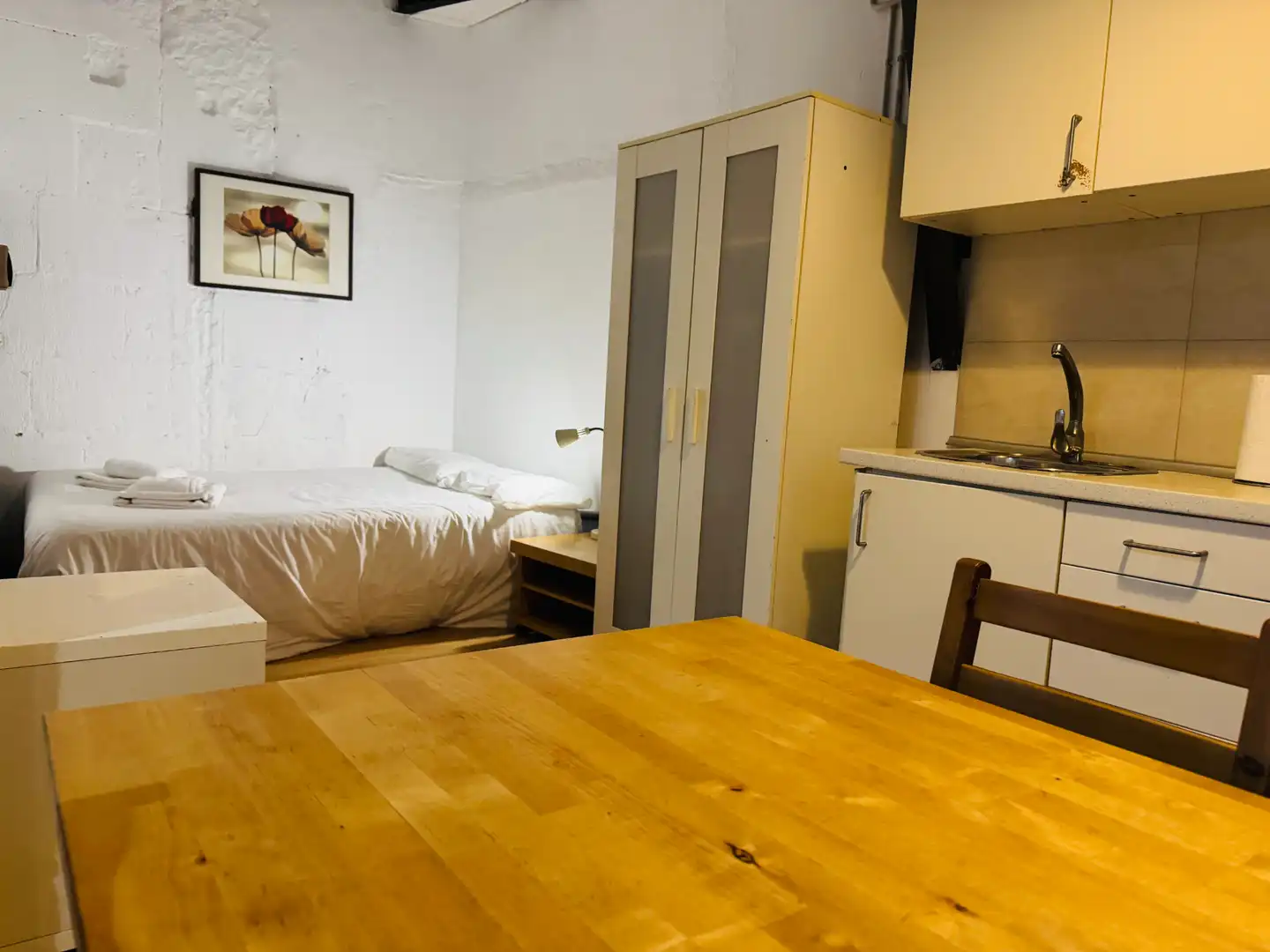 Dormitori de Estudi de lloguer en Barcelona amb Aire condicionat, Parquet i Moblat