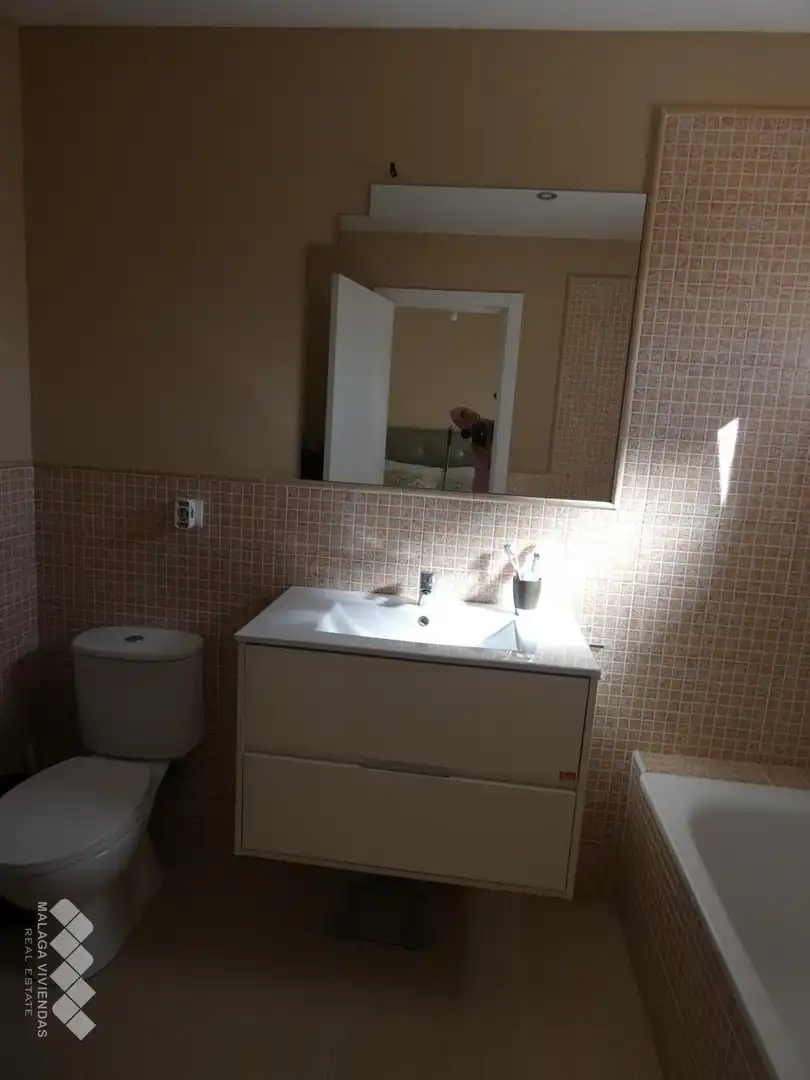 Badezimmer von Einfamilien-Reihenhaus zum Verkauf in Alhaurín de la Torre mit Klimaanlage, Terrasse und Abstellraum