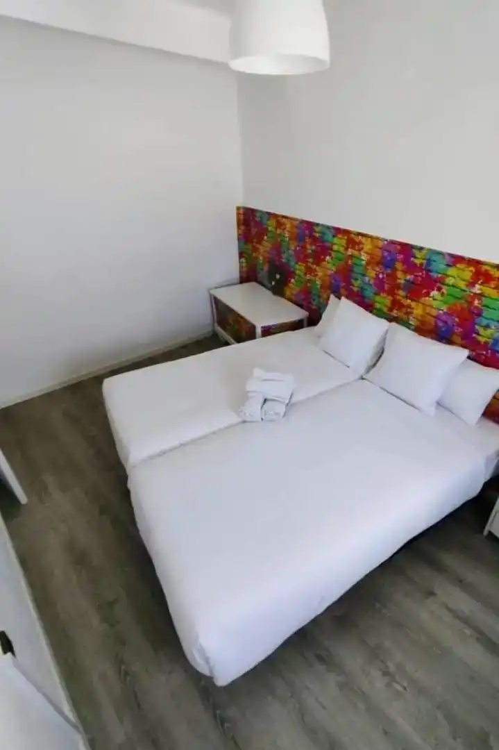 Dormitori de Casa adosada de lloguer en Villar del Arzobispo amb Aire condicionat, Parquet i Moblat