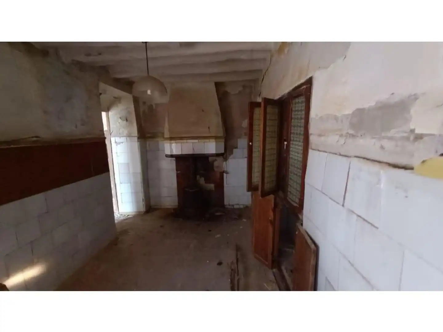 Cuina de Casa o xalet en venda en Villar del Arzobispo amb Terrassa i Balcó