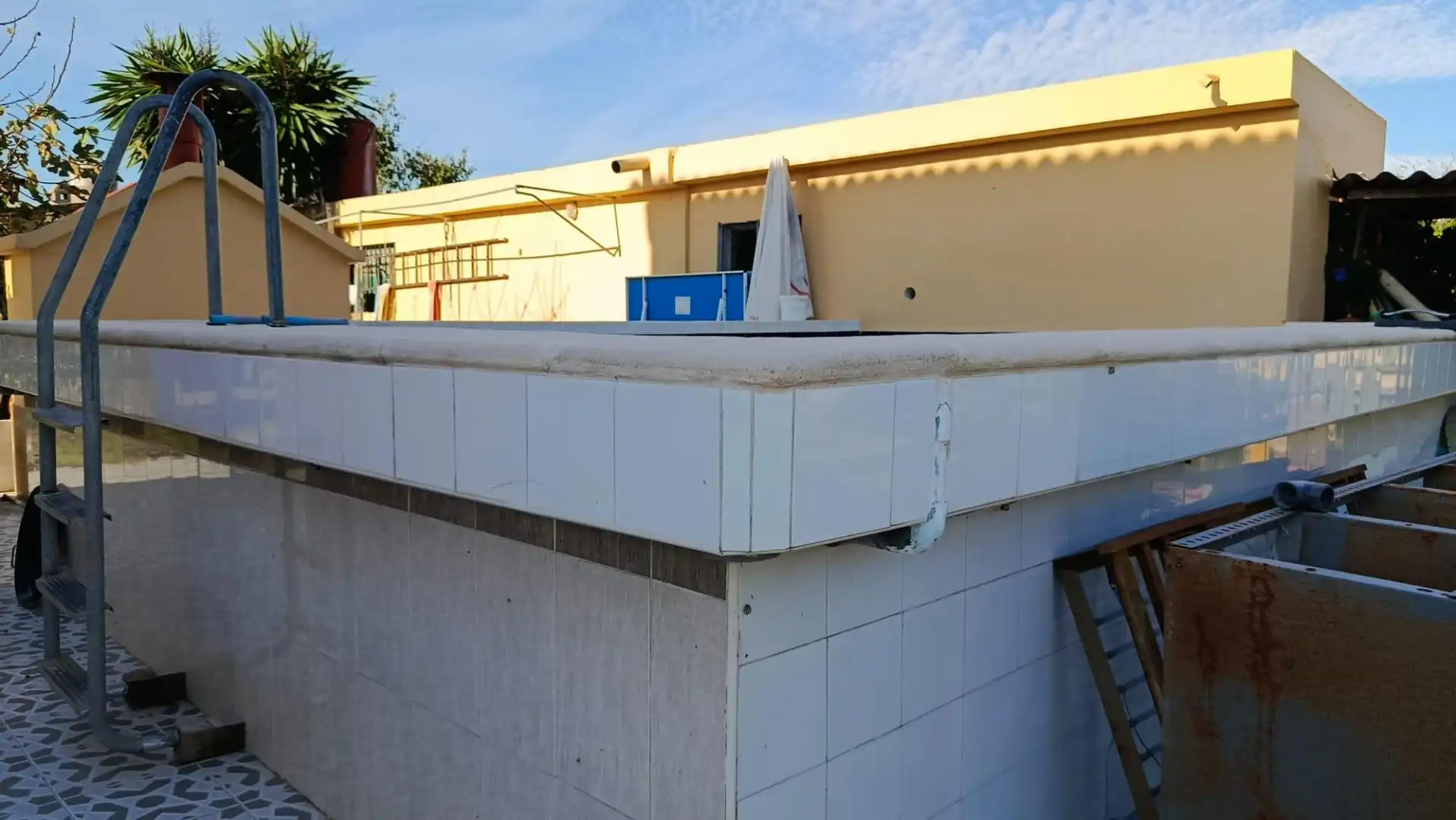 Vista exterior de Finca rústica en venda en Oliva amb Aire condicionat, Calefacció i Balcó