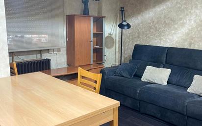 Living room of Flat for sale in Valladolid Capital  with Heating, Parquet flooring and Furnished