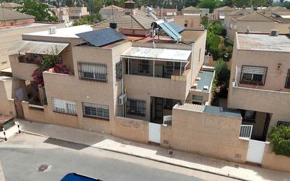 Vista exterior de Casa adosada en venda en Cartagena amb Aire condicionat, Calefacció i Jardí privat