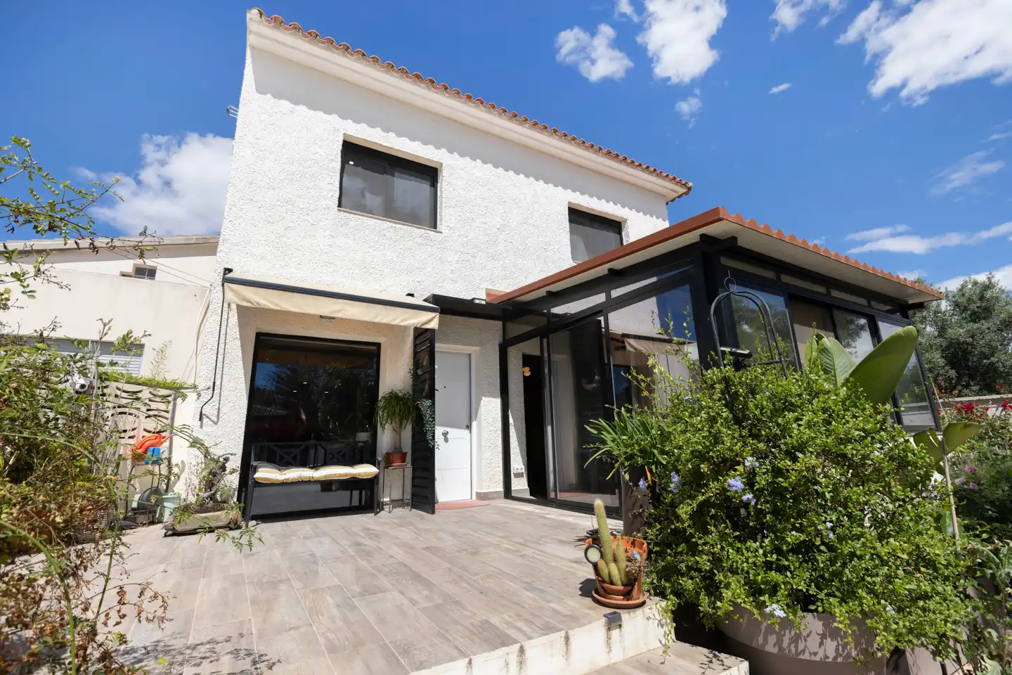 Vista exterior de Casa adosada en venta en L'Eliana con Aire acondicionado y Jardín privado