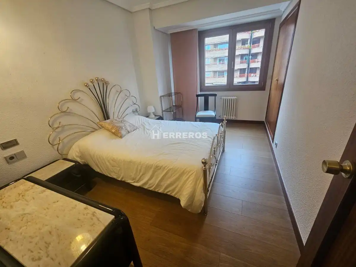 Bedroom of Flat for sale in  Logroño  with Heating, Terrace and Storage room