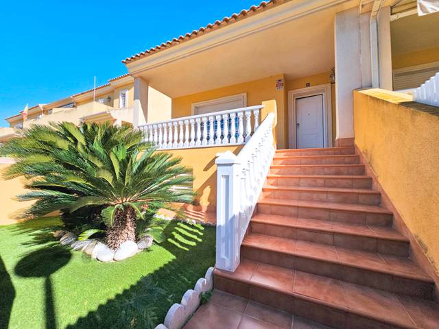 Casa adosada en Venta en Calle Marsala, 9B en Polígono Santa Ana