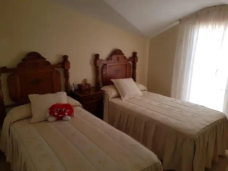 Schlafzimmer von Maisonette zum Verkauf in Plasencia mit Klimaanlage, Heizung und Privatgarten