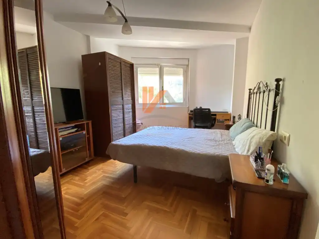 Habitación de Piso en venta en Santiago de Compostela  con Amueblado y Horno