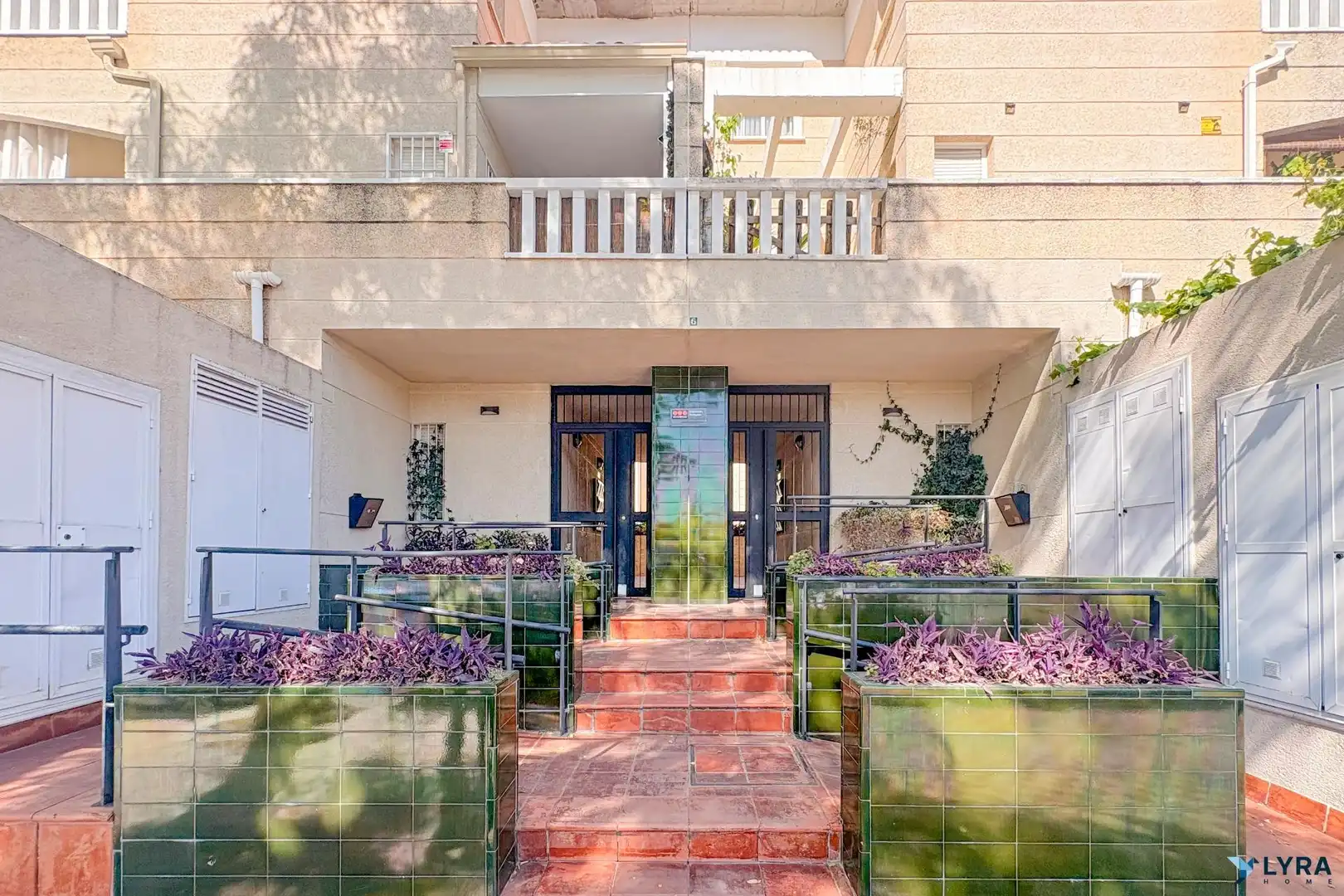 Exterior view of Flat for rent in Tomares  with Balcony and Community pool