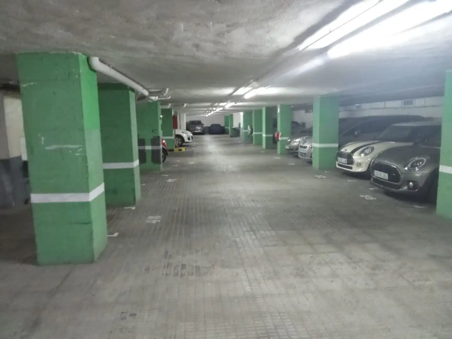 Parking de Garaje en venta en Barcelona con Alarma