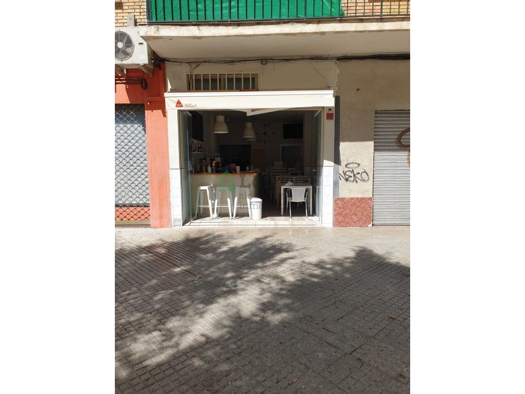 Vista exterior de Local en venda en Badajoz Capital