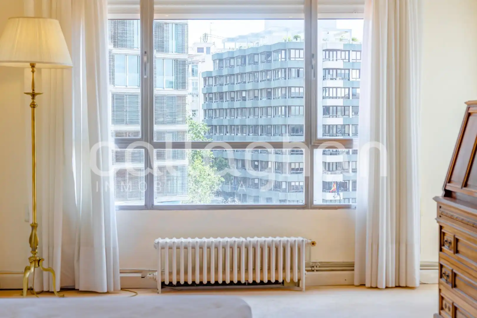 Bedroom of Flat for sale in Valencia  with Air Conditioner, Heating and Terrace