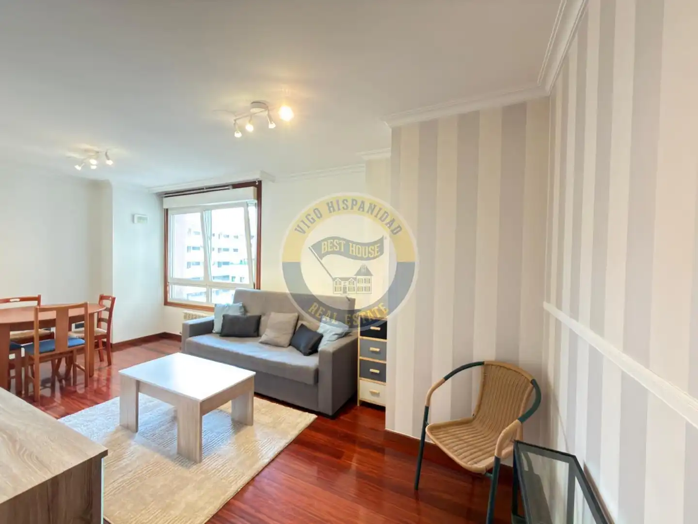 Apartments for rent in Calle ROSALIA DE CASTRO, Centro - Areal