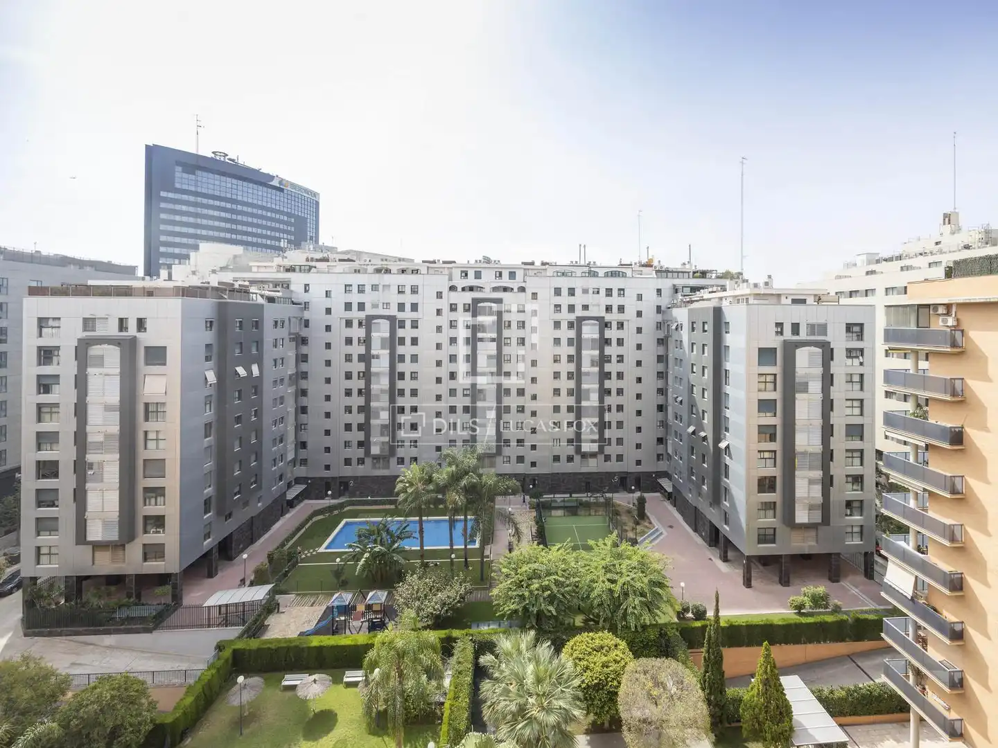 Außenansicht von Wohnung zum Verkauf in Valencia mit Klimaanlage, Heizung und Privatgarten