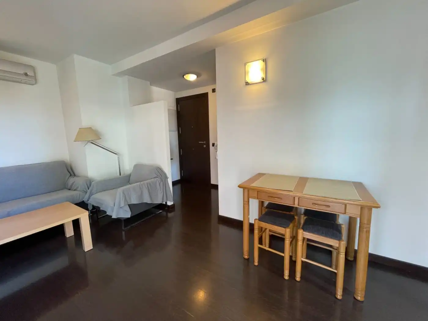Sala d'estar de Pis de lloguer en Manresa amb Aire condicionat, Calefacció i Parquet