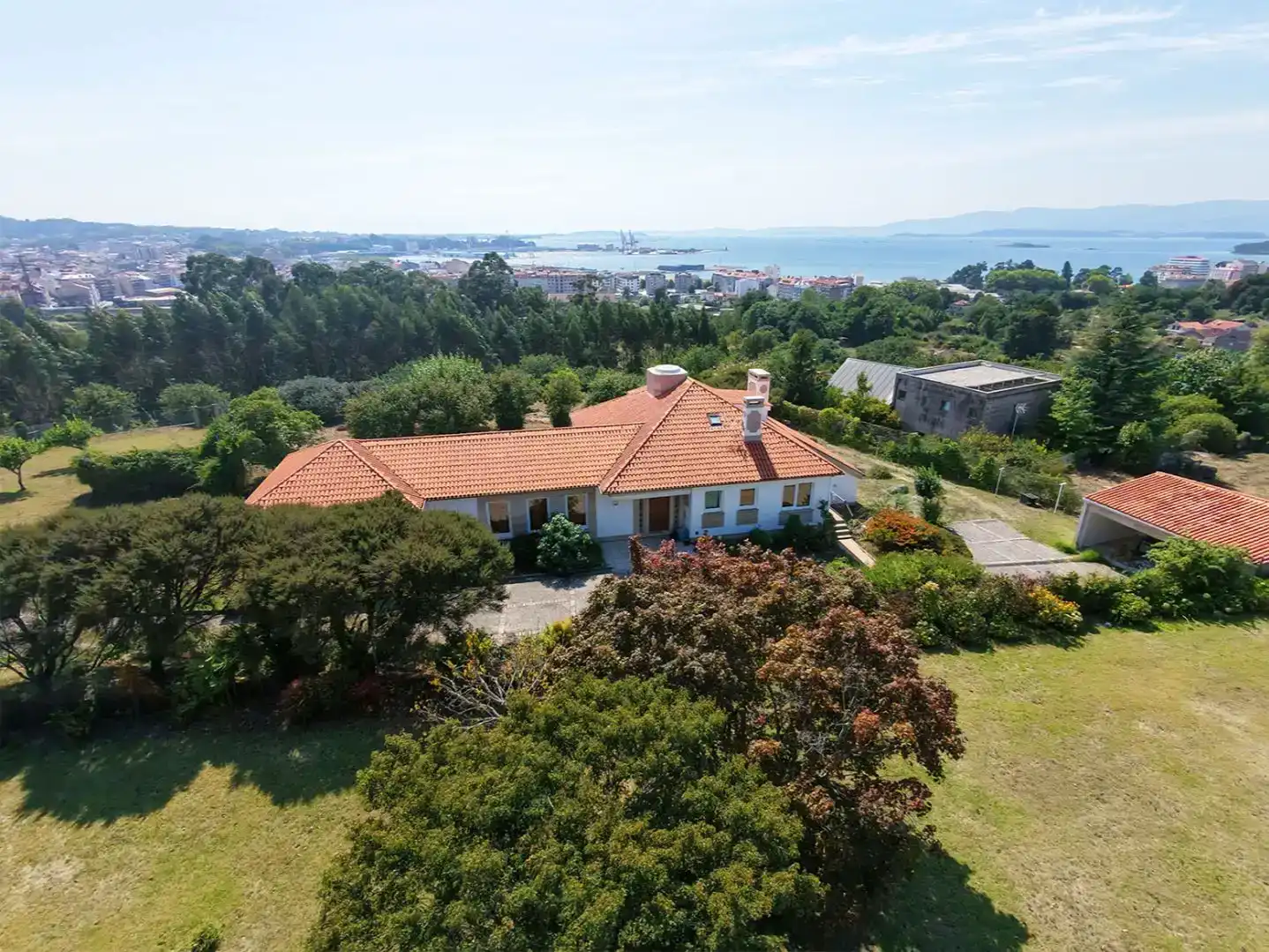 Vista exterior de Casa o xalet en venda en Vilagarcía de Arousa amb Balcó
