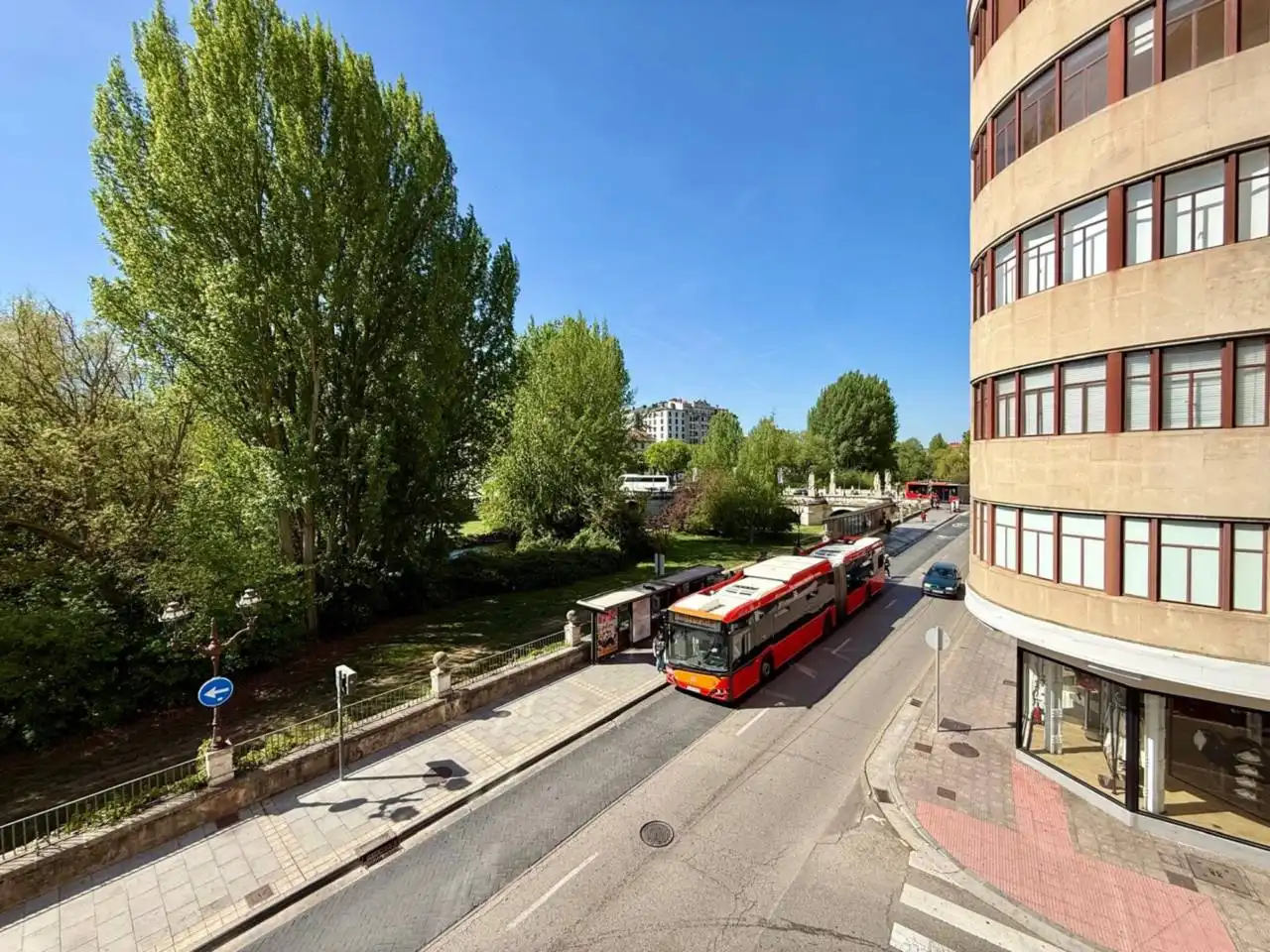 Vista exterior de Piso en venta en Burgos con Calefacción, Parquet y Terraza