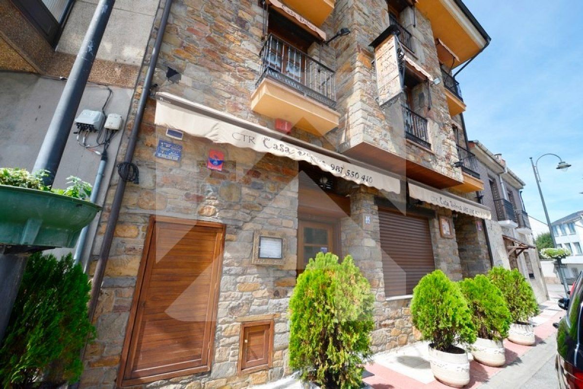 Exterior view of Building for sale in Fabero