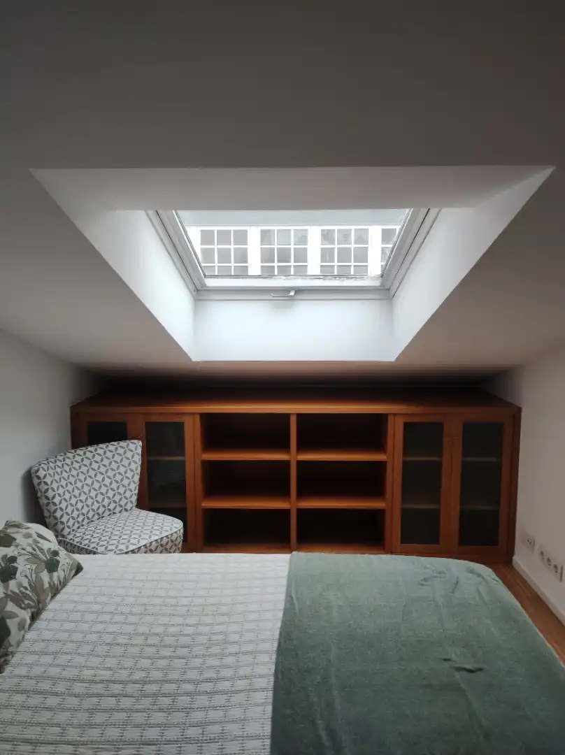 Schlafzimmer von Wohnungen zur Miete in A Coruña Capital  mit Heizung, Parkett und Möbliert