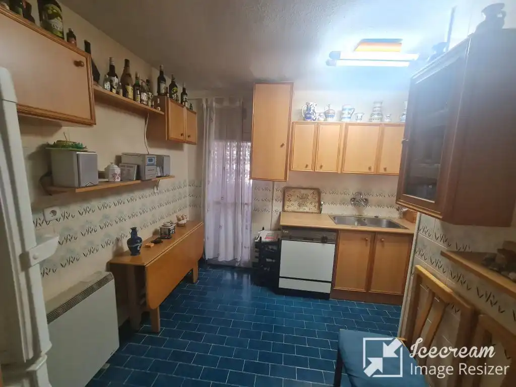 Cuina de Pis en venda en Fuenlabrada amb Calefacció, Parquet i Terrassa