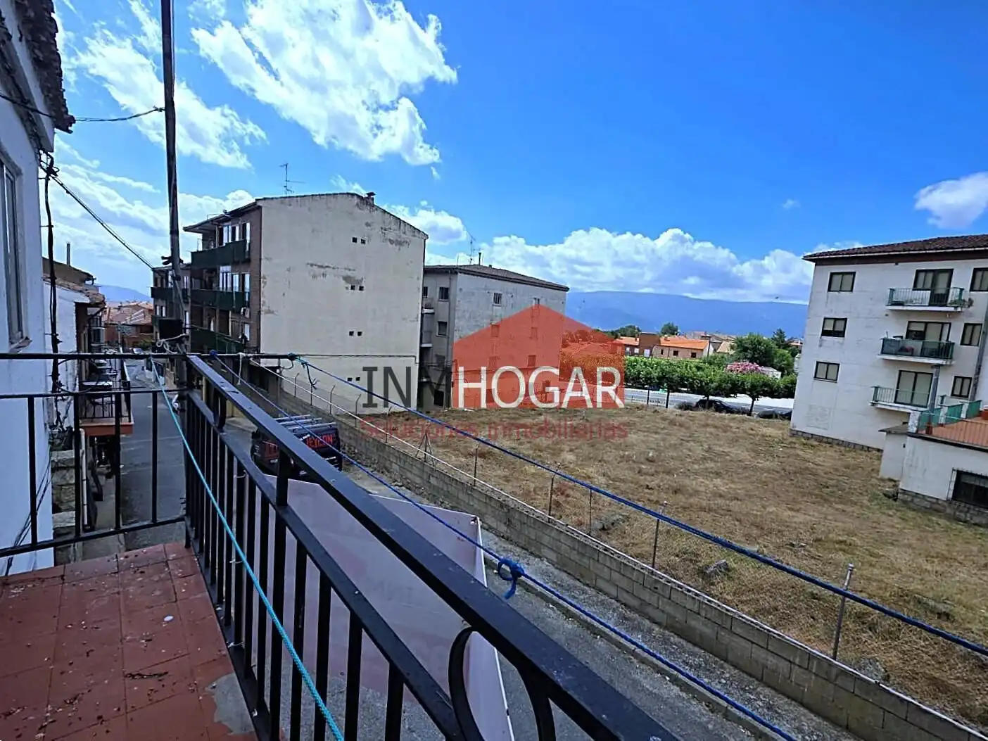 Vista exterior de Piso en venta en El Barraco  con Terraza, Amueblado y Balcón
