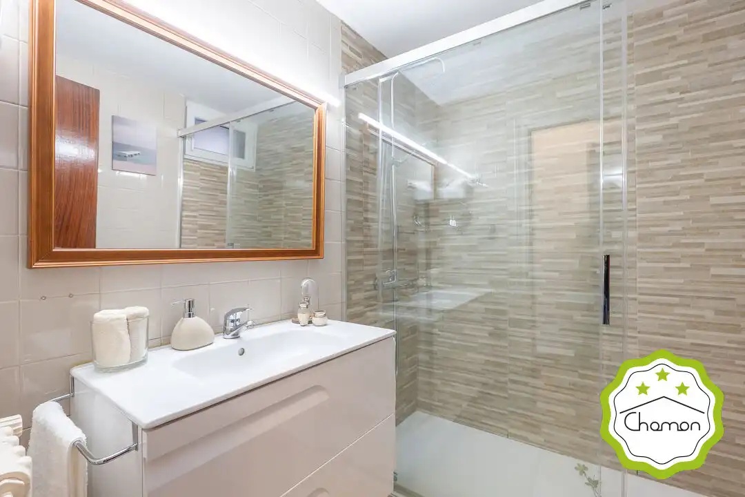 Baño de Piso en venta en Bilbao  con Calefacción, Jardín privado y Terraza