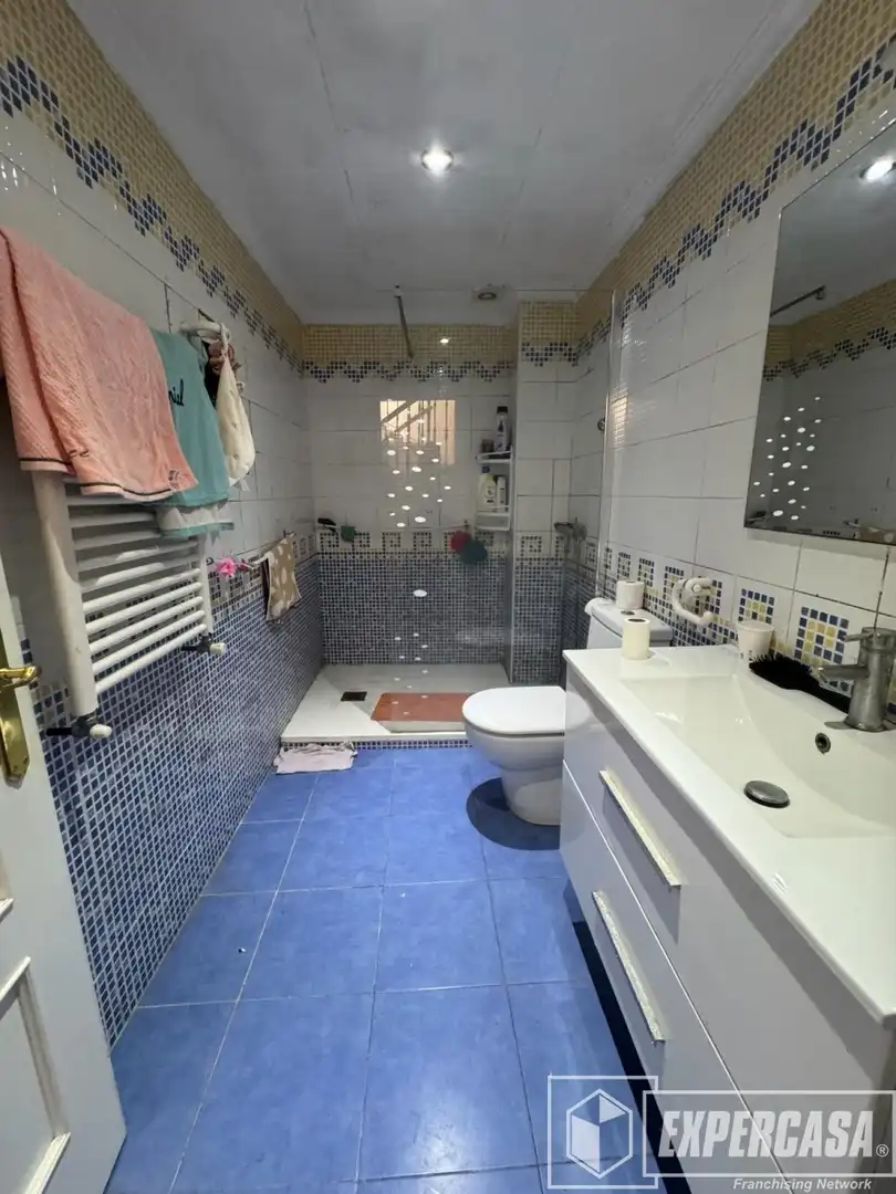 Badezimmer von Country house zum Verkauf in Albal mit Klimaanlage und Terrasse