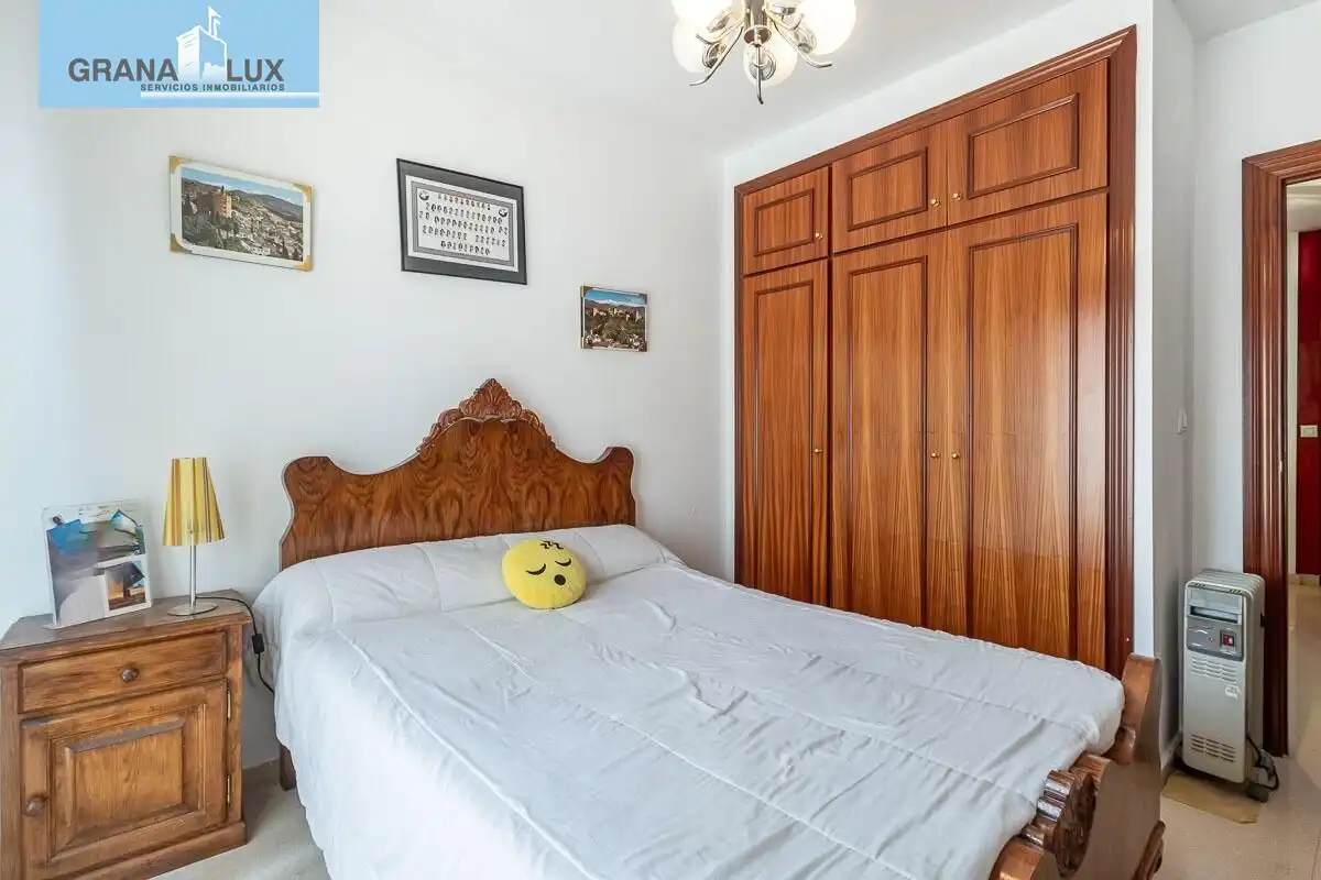 Casa aparellada amb terrassa en venda a Camino CEMENTERIO, imagen 25