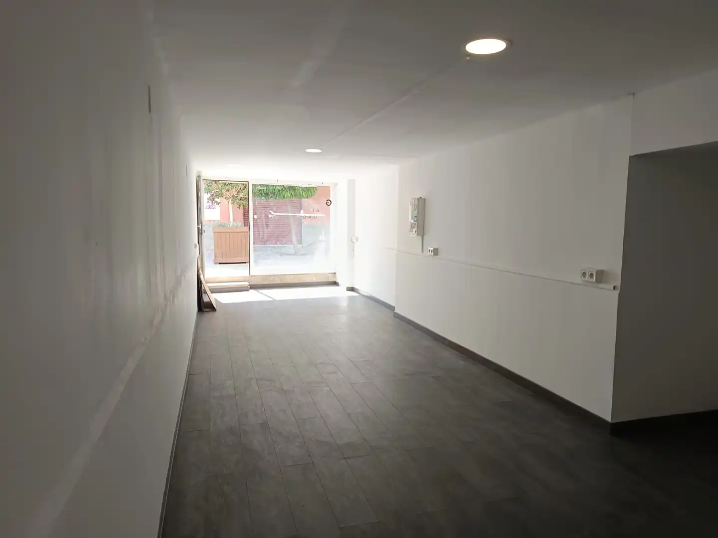 Business premises for sale in Carrer Empar Nadal 14