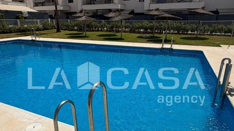 Foto 2 de Casa adosada en venta en Entrenúcleos, Dos Hermanas