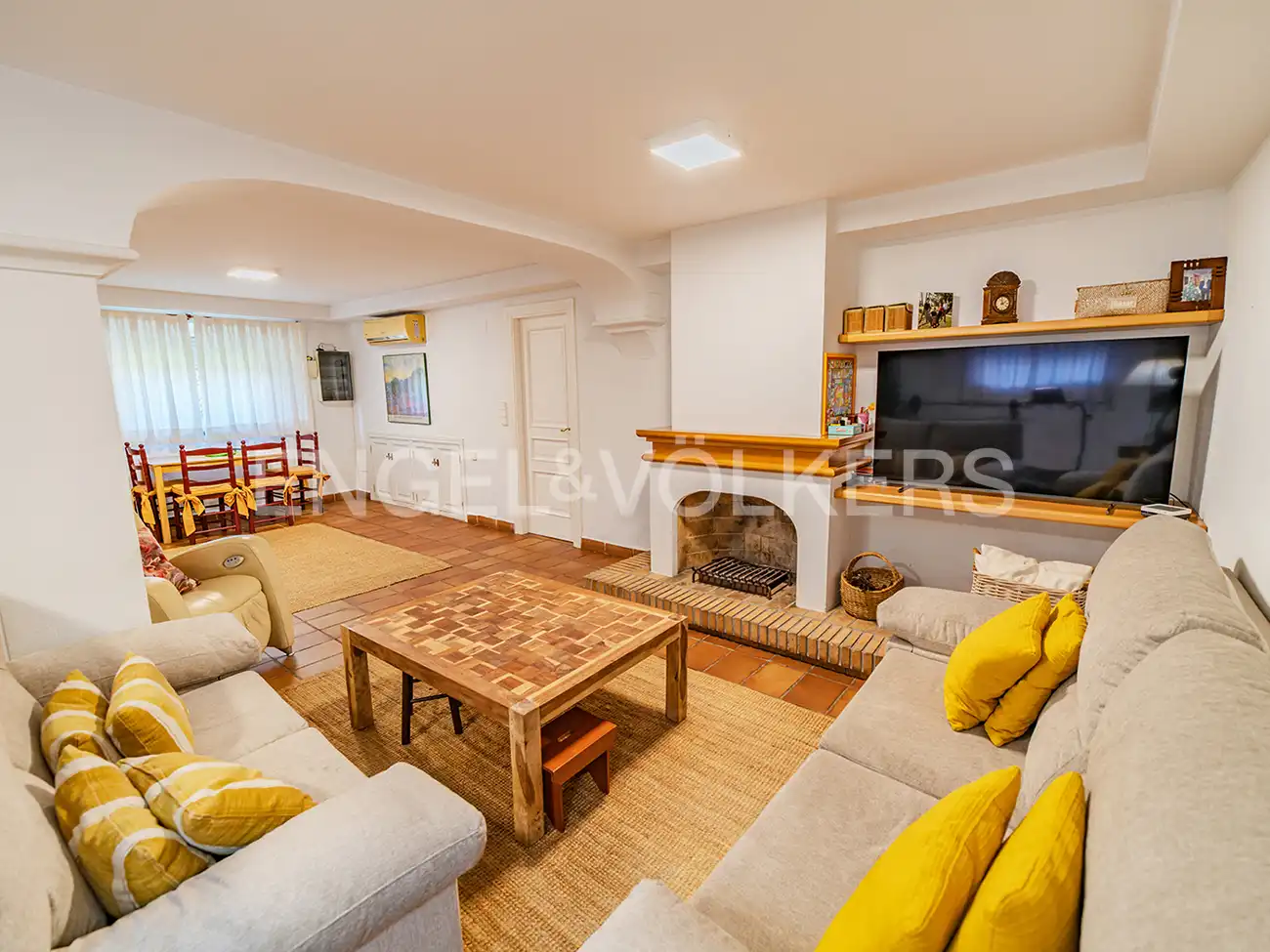Sala d'estar de Casa o xalet en venda en Alicante / Alacant amb Aire condicionat, Calefacció i Jardí privat