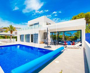 Vista exterior de Casa o xalet en venda en Benissa amb Aire condicionat, Terrassa i Piscina