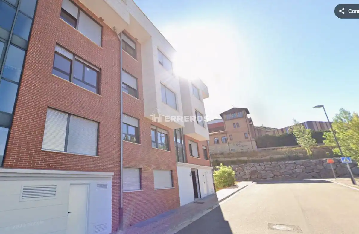 Exterior view of Flat for sale in Albelda de Iregua  with Heating, Parquet flooring and Terrace