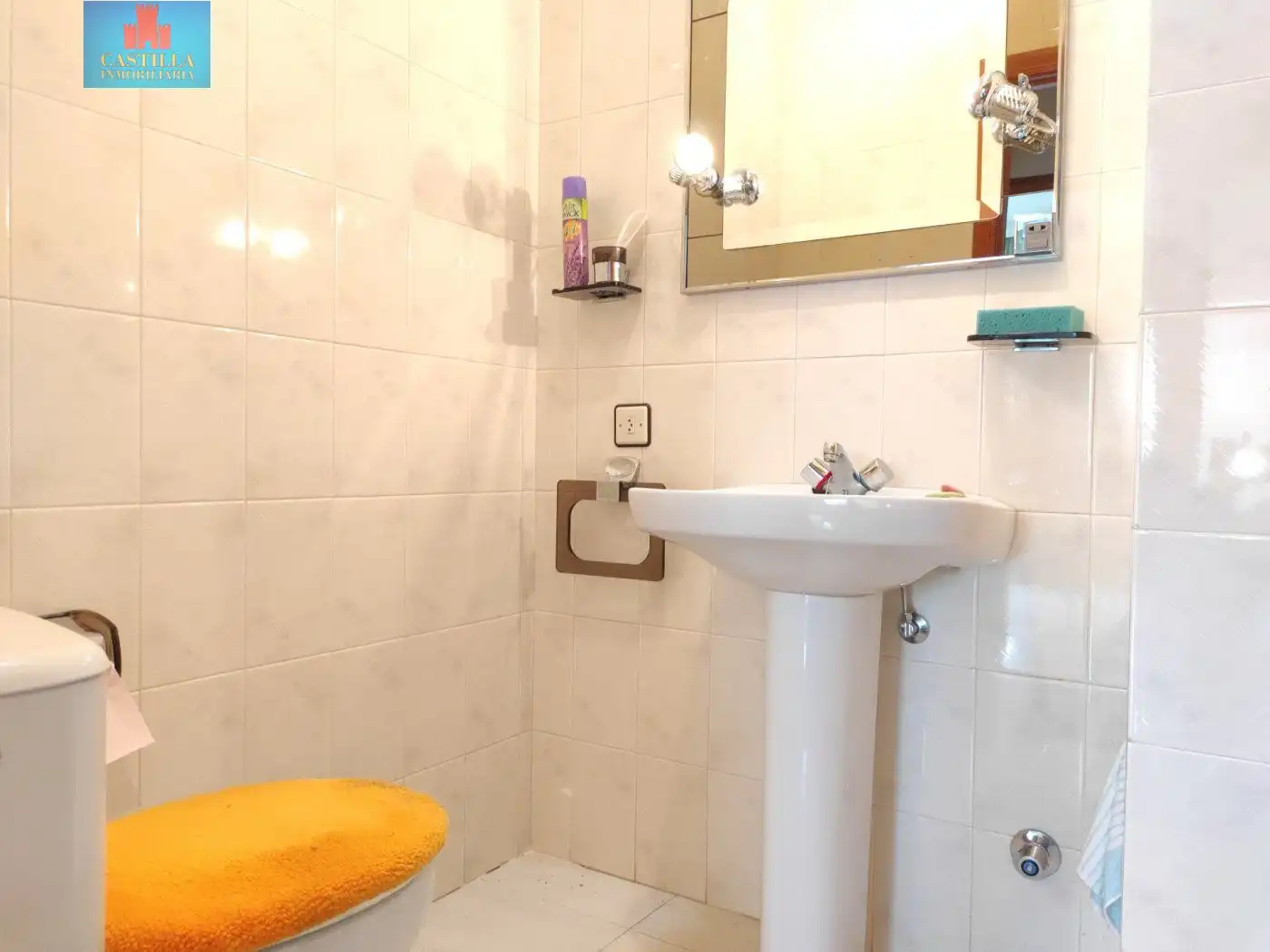 Baño de Casa o chalet en venta en Velayos con Terraza, Trastero y Amueblado