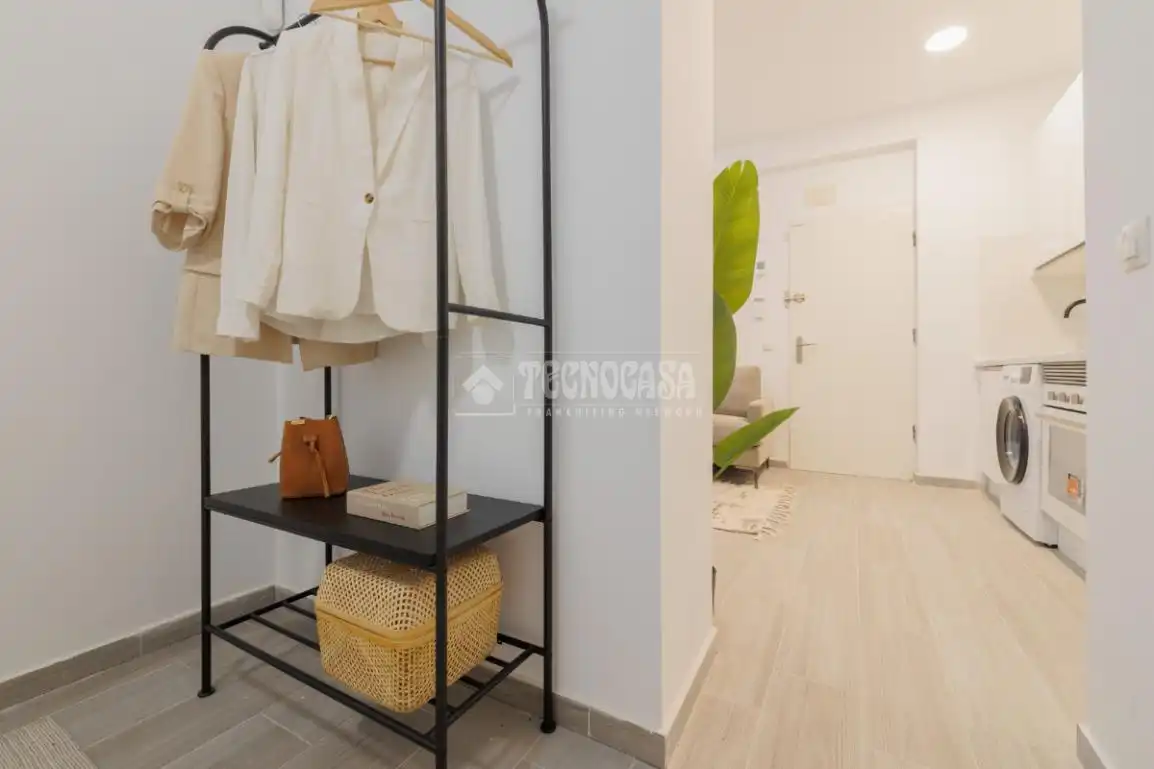 Habitación de Local en venta en Madrid