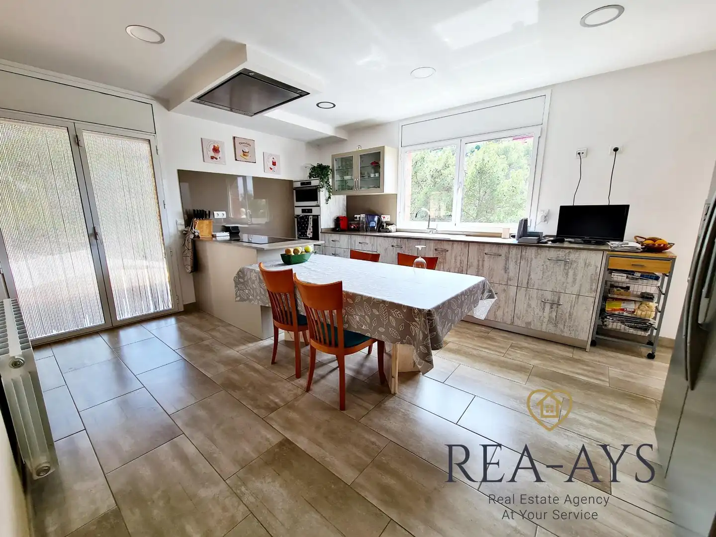 Cocina de Casa o chalet en venta en Cervelló con Aire acondicionado, Calefacción y Jardín privado