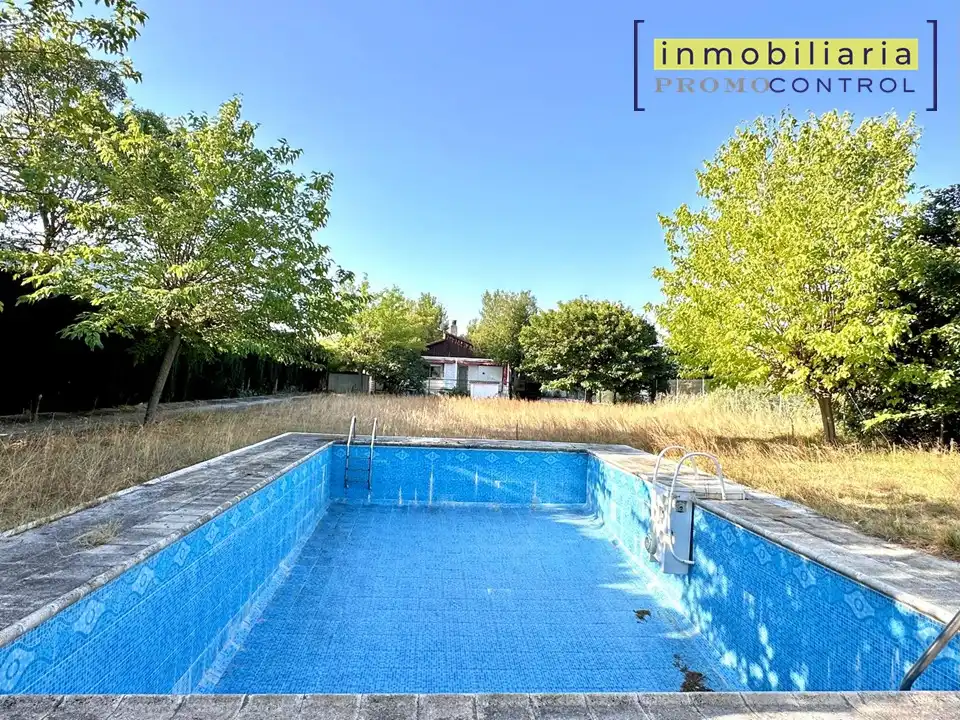 Swimming pool of Houses for sale in San Mateo de Gállego  with Air Conditioner, Heating and Private garden