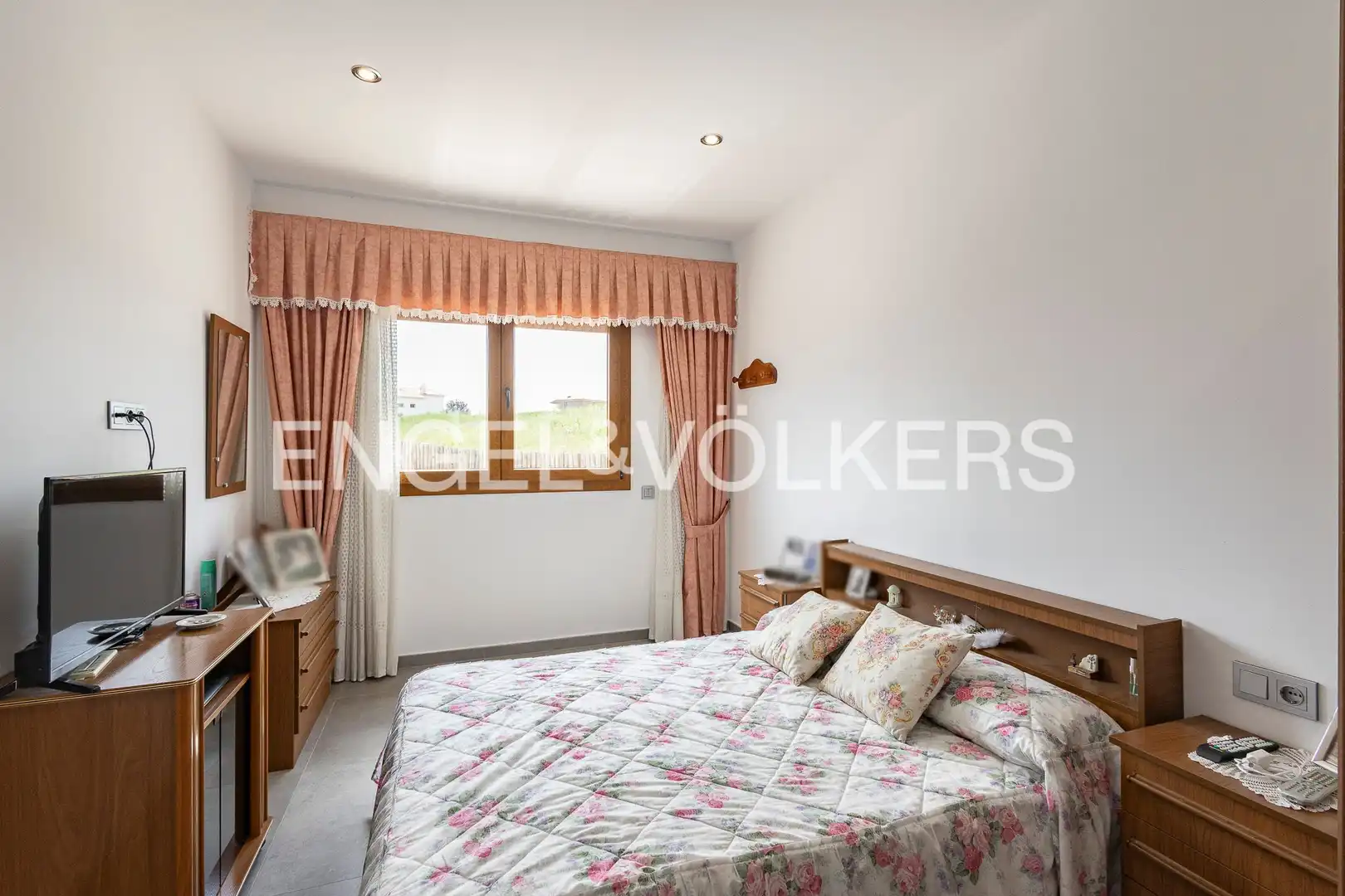 Bedroom of Houses for sale in Sant Sadurní d'Anoia  with Air Conditioner, Heating and Private garden