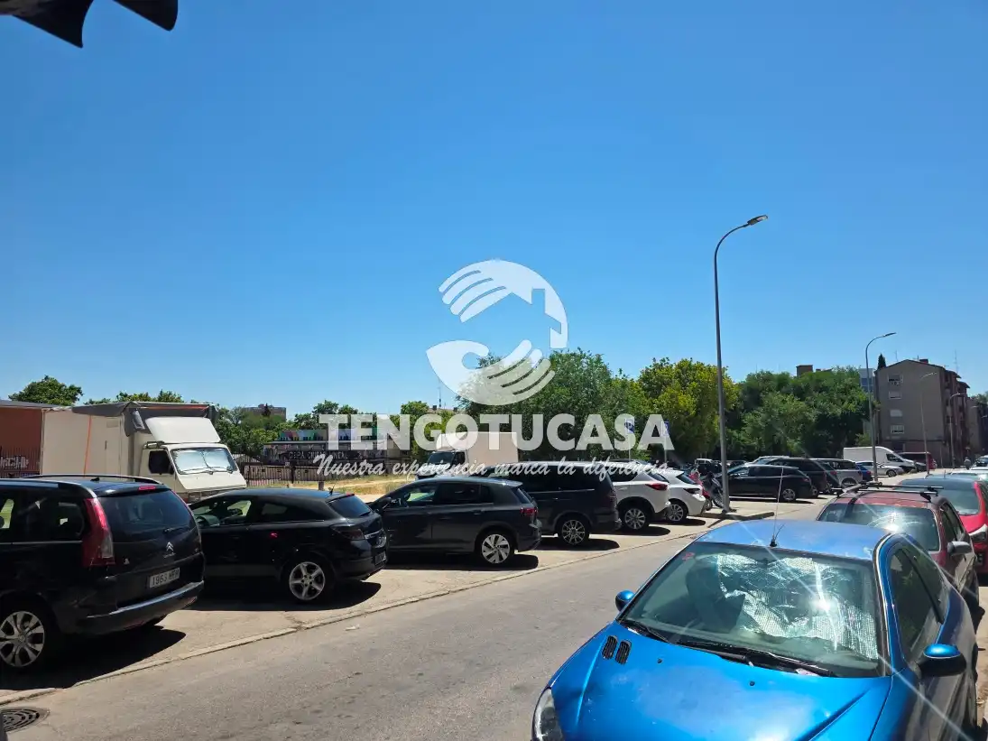 Parking de Piso en venta en Madrid con Calefacción, Parquet y Terraza