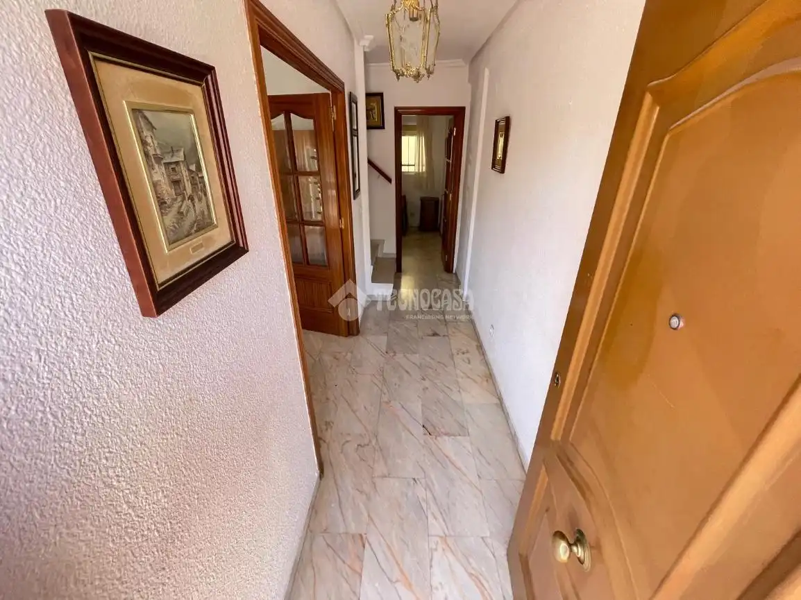 Casa adosada en venta en Badajoz con Aire acondicionado
