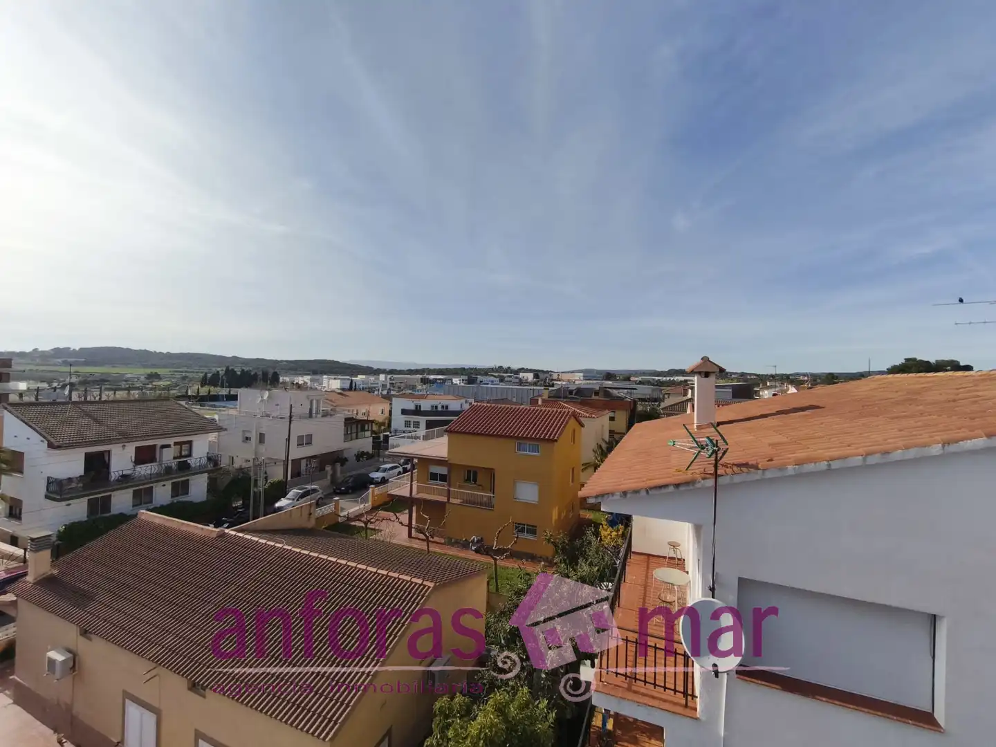 Vista exterior de Piso en venta en Torredembarra con Calefacción, Terraza y Amueblado